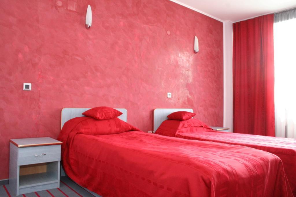 Hotel Zytto By Razvan Rat Slatina  Habitación foto